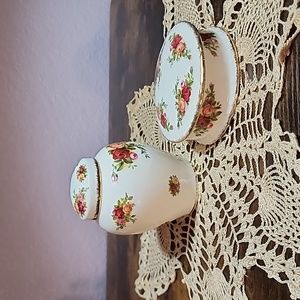 Vintage Royal Albert Old Country RosesTrinket Box and small Ginger Jar